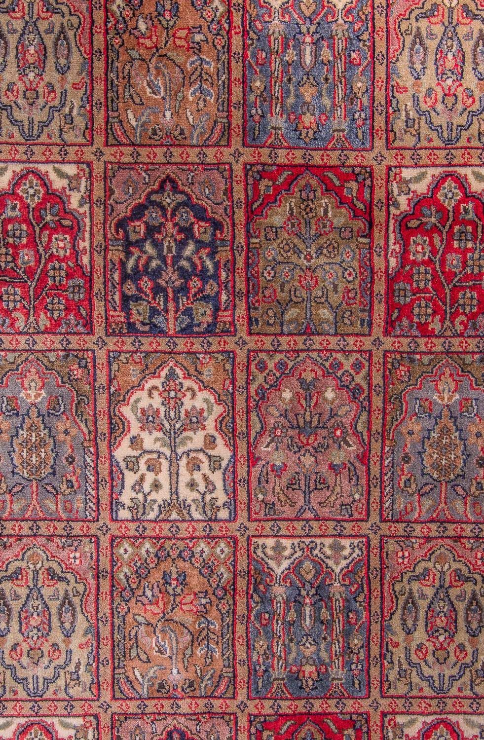 Oriental Rug - 241 x 163 cm - multicolored