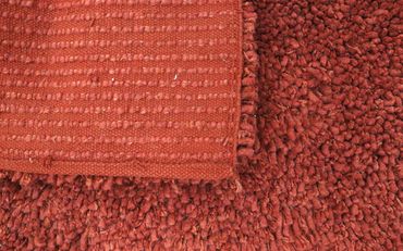 High-Pile Rug - 215 x 155 cm - rust