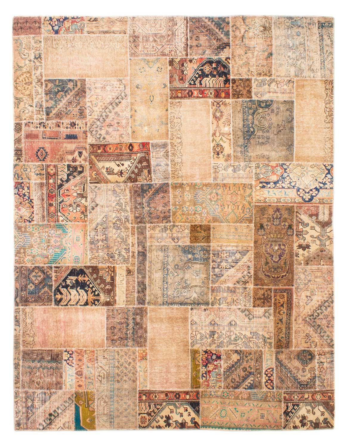 Patchwork Rug - 304 x 235 cm - multicolored