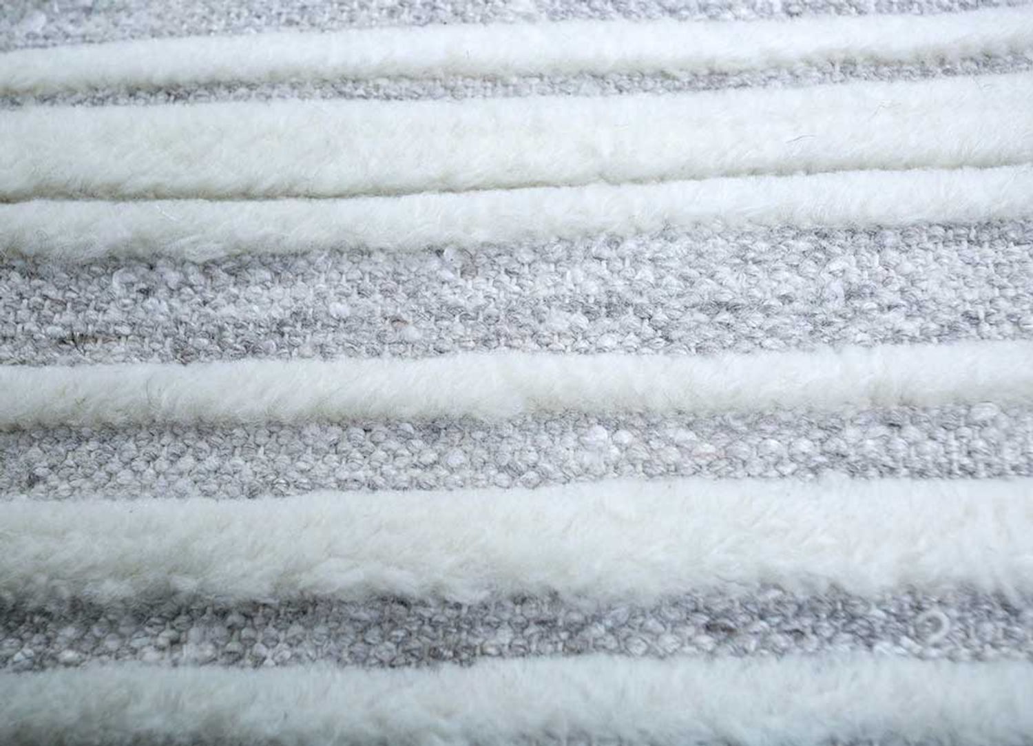 Wool Rug - 300 x 240 cm - light grey