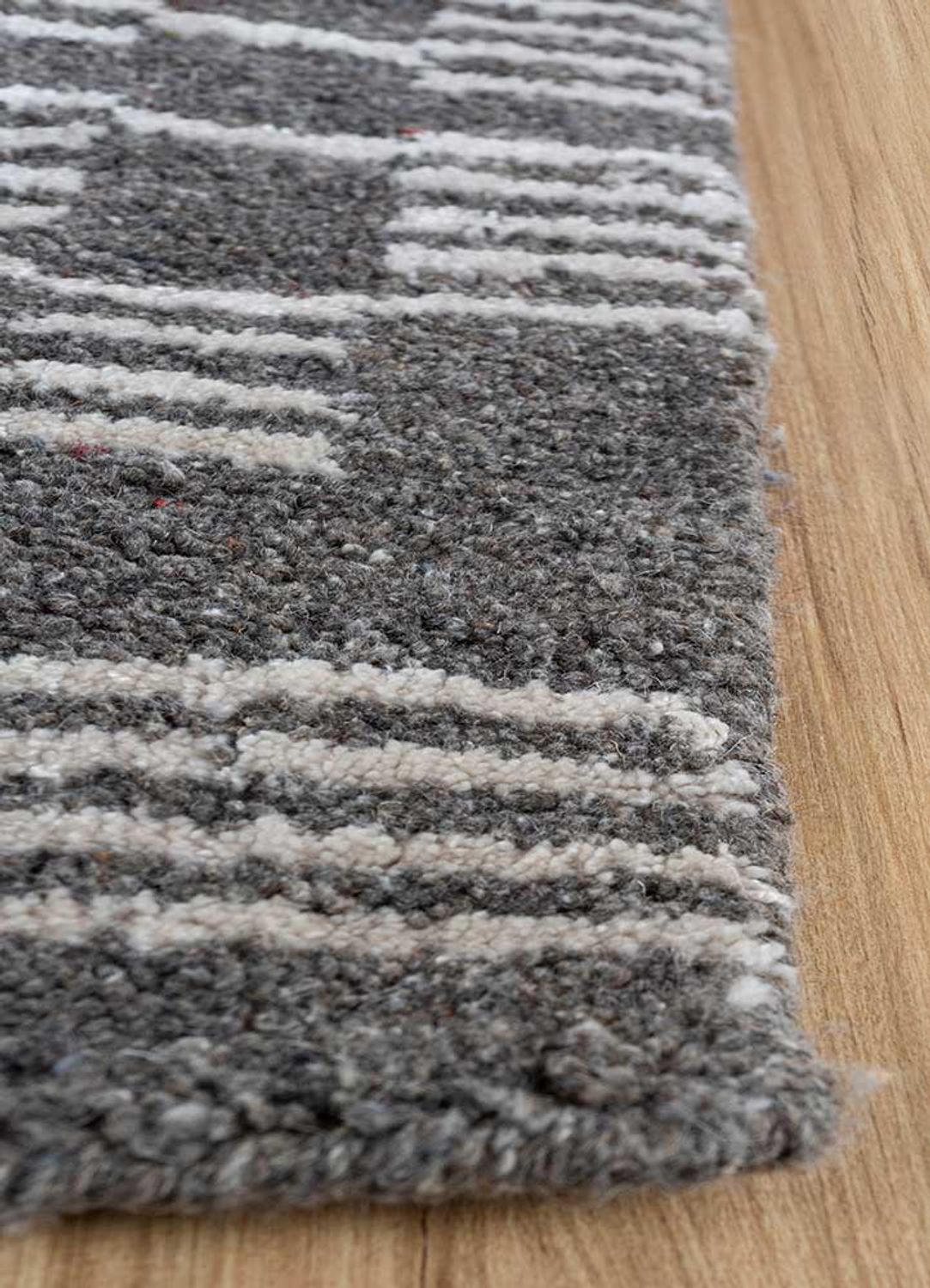 Wool Rug - 300 x 240 cm - taupe