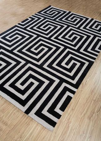 Wool Rug - 330 x 240 cm - black and white