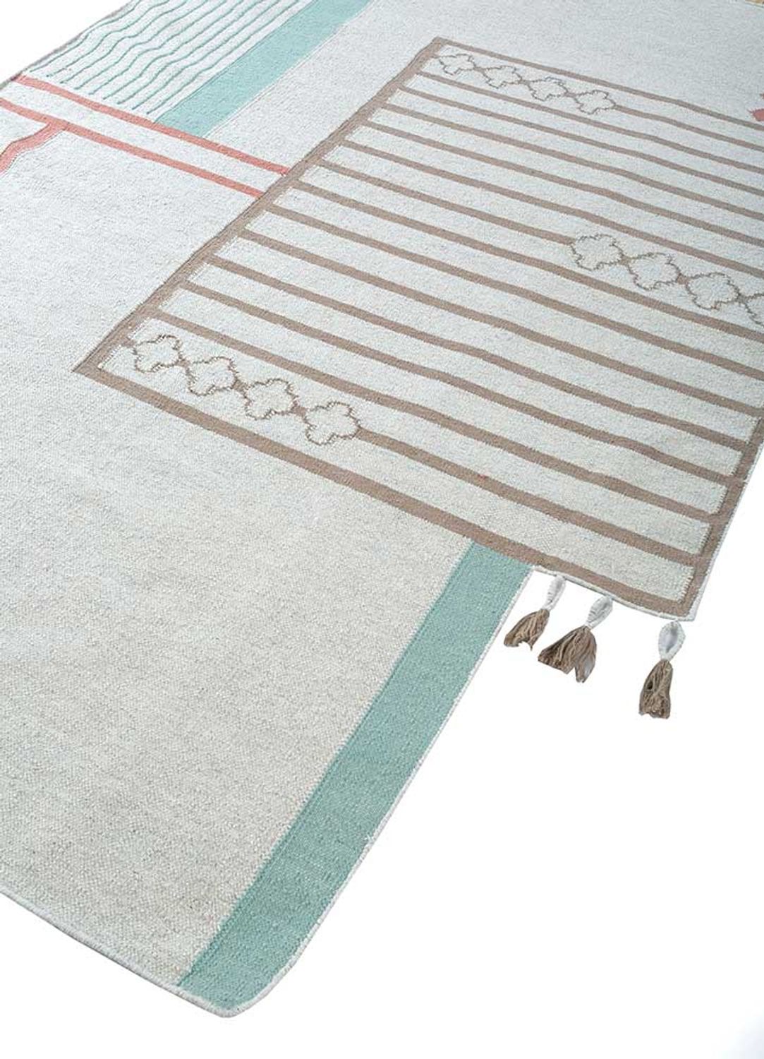 Wool Rug other shape  - 270 x 180 cm - cream