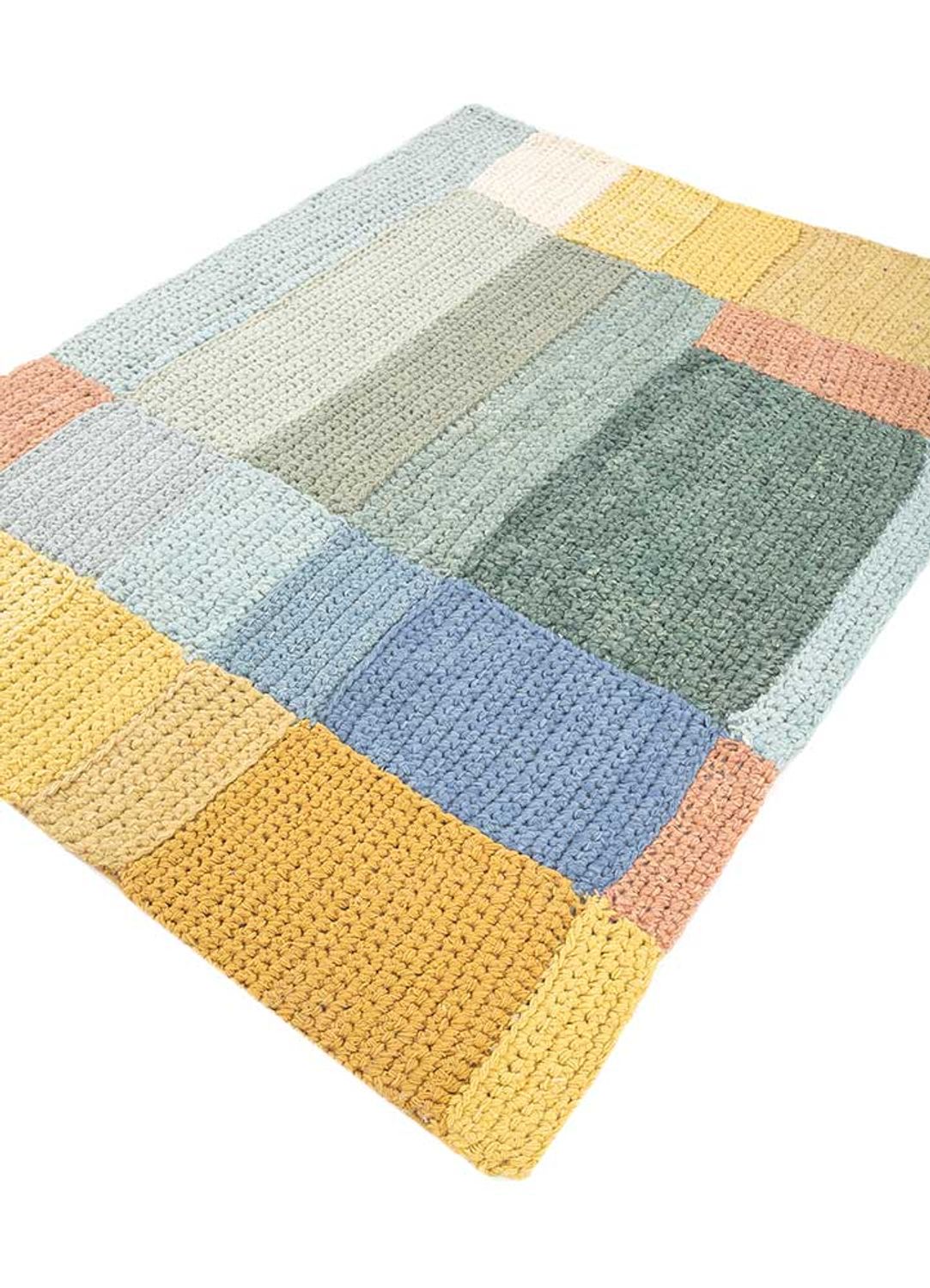 Wool Rug - 180 x 120 cm - multicolored