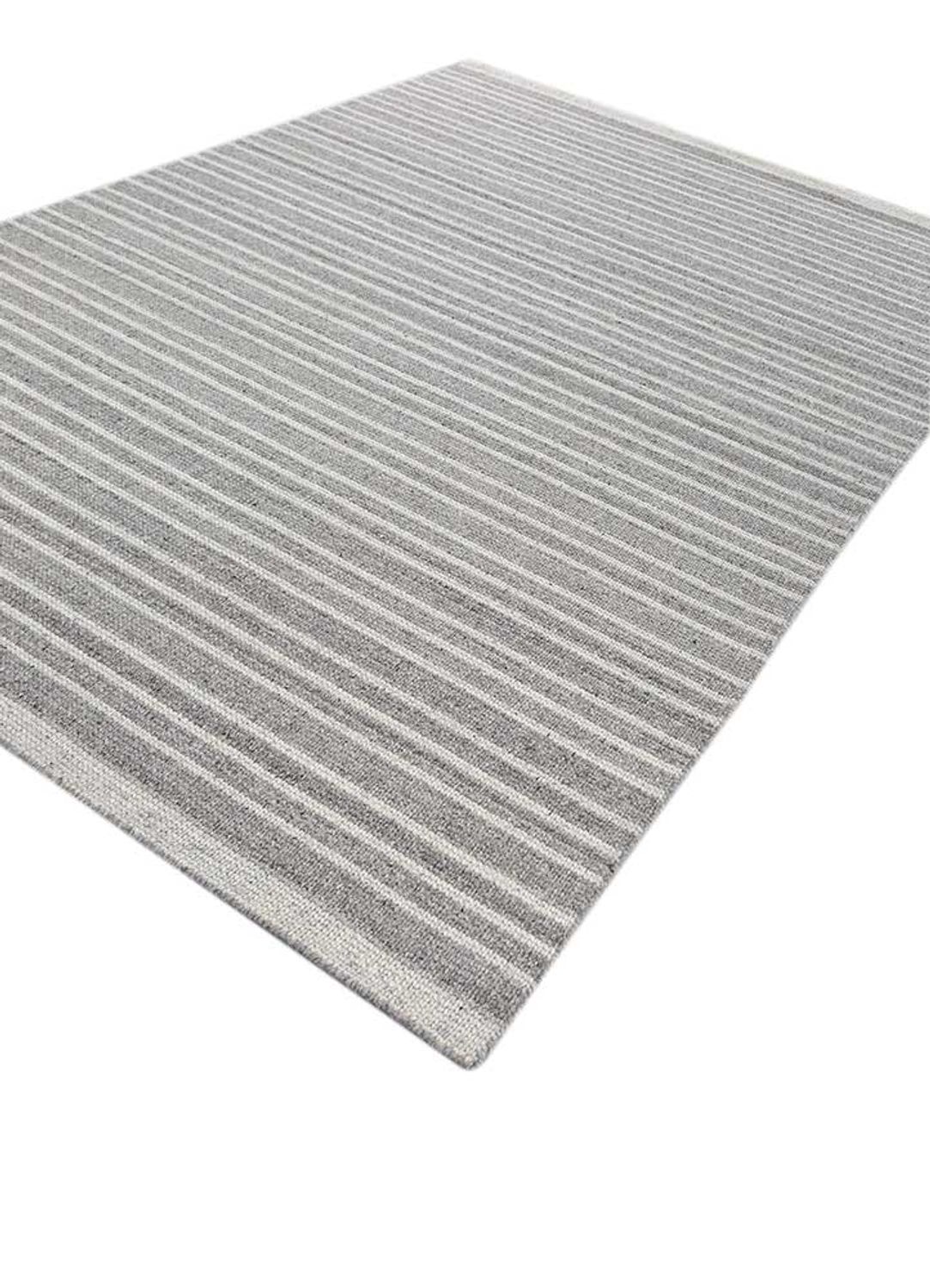 Wool Rug - 270 x 180 cm - cream