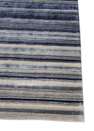 Wool Rug - 270 x 180 cm - multicolored