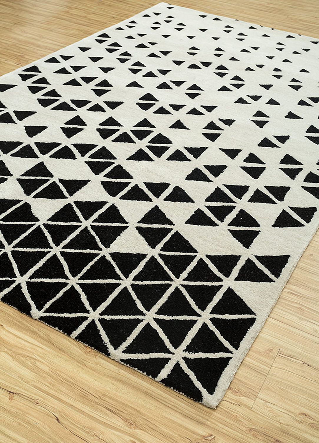 Wool Rug - 240 x 150 cm - black and white