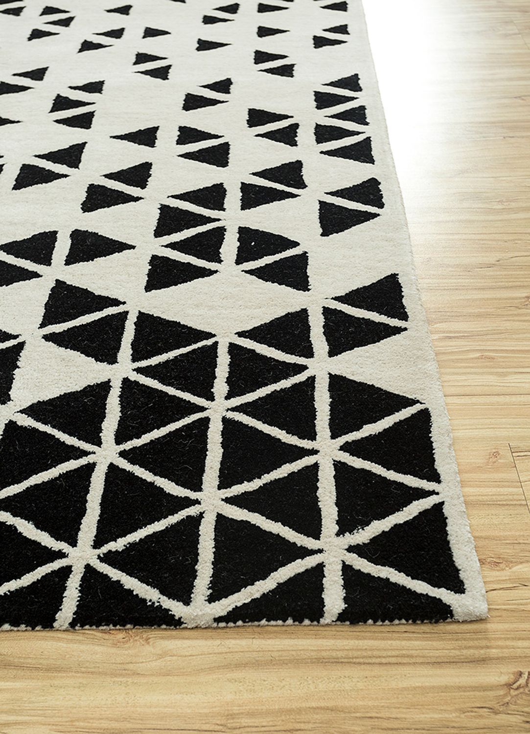 Wool Rug - 240 x 150 cm - black and white