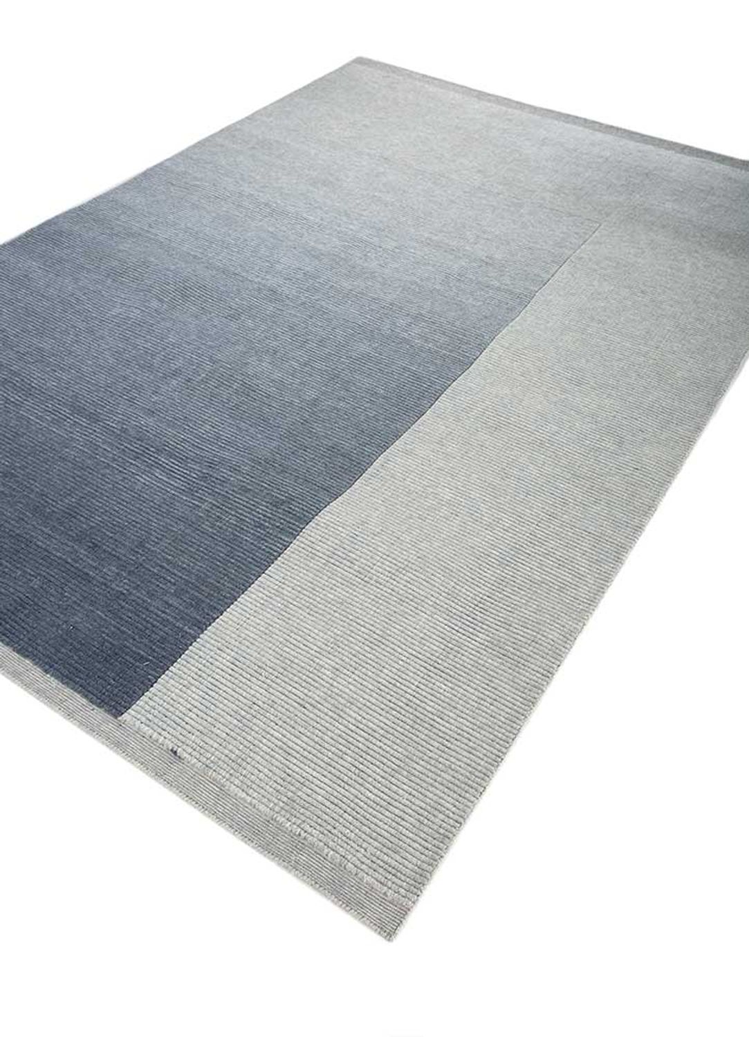 Wool Rug - 270 x 180 cm - light grey