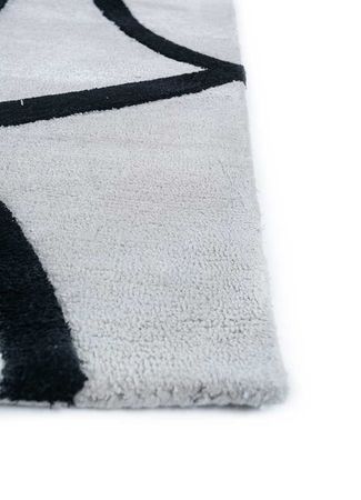 Wool Rug - 270 x 180 cm - black and white