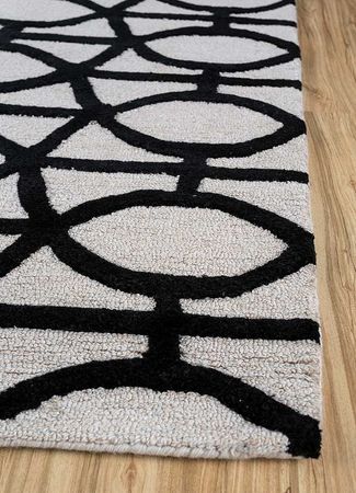 Wool Rug - 330 x 240 cm - black and white