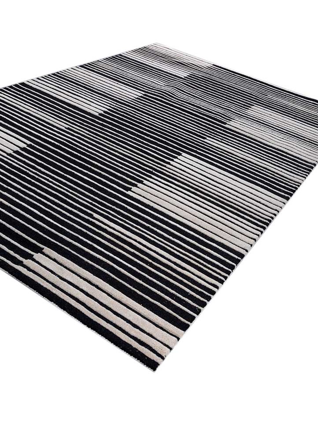 Wool Rug - 270 x 180 cm - black and white