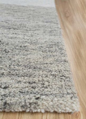 Wool Rug - 270 x 180 cm - cream