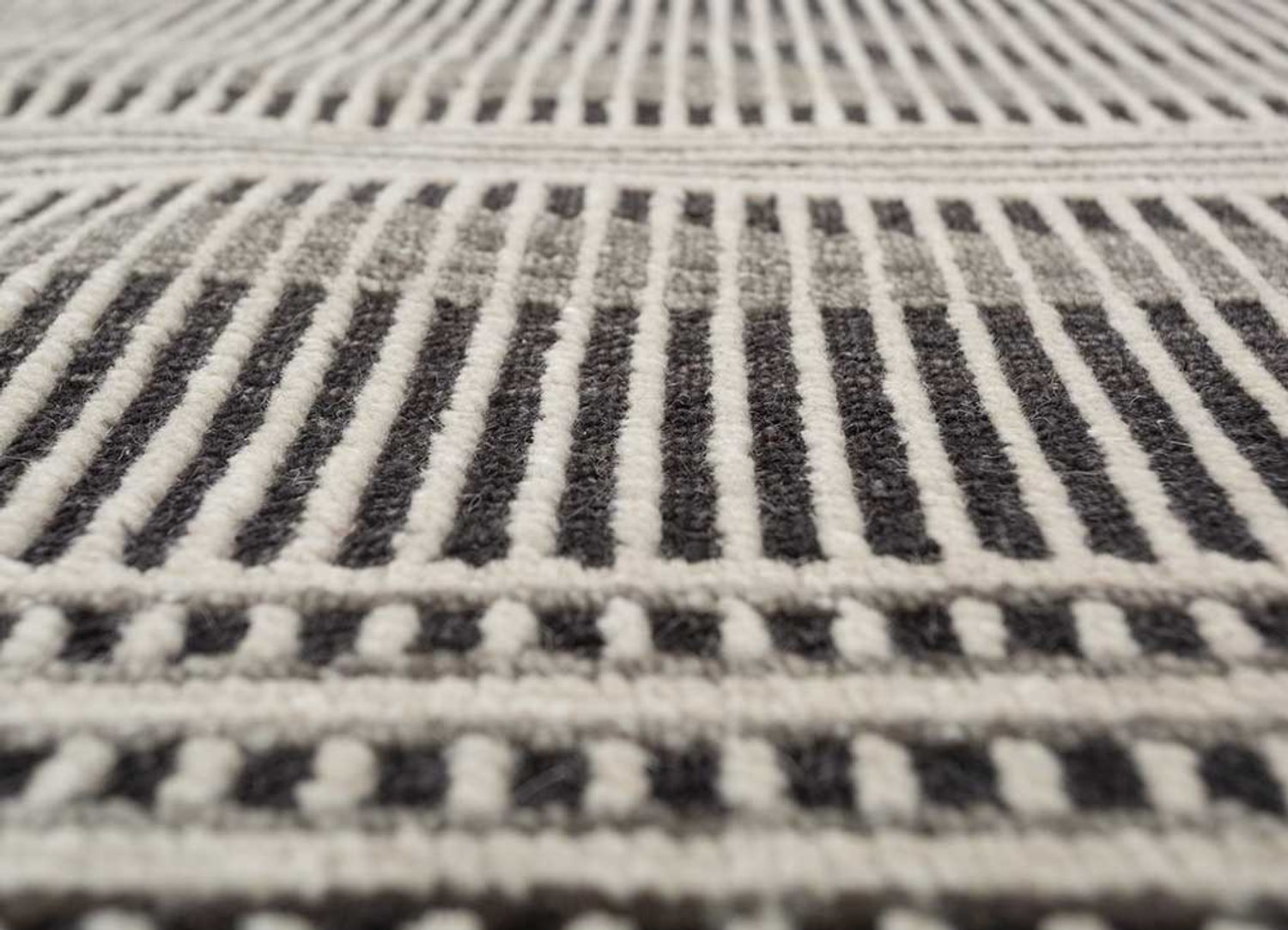 Wool Rug - 300 x 240 cm - sand