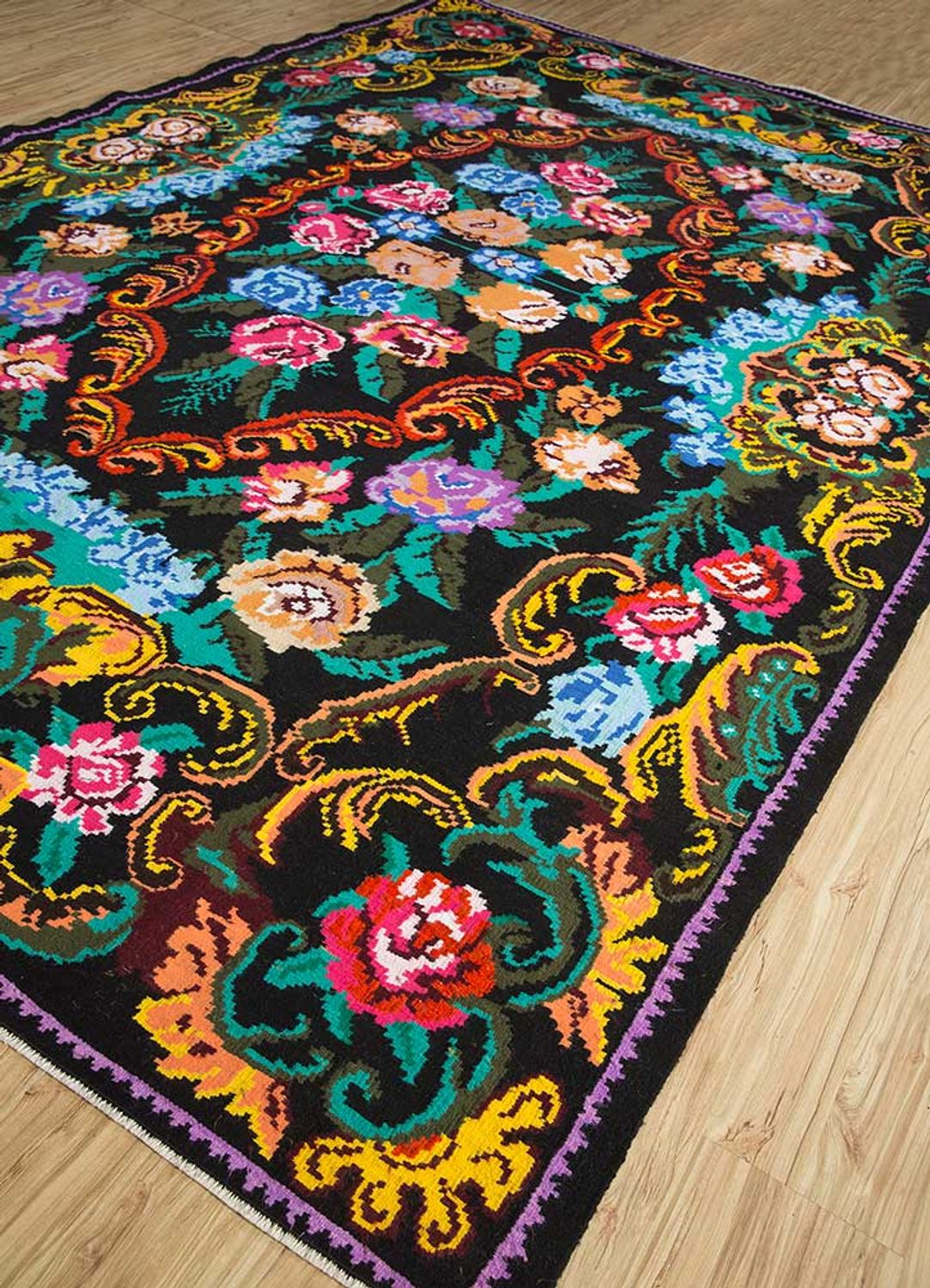 Wool Rug - 315 x 210 cm - multicolored