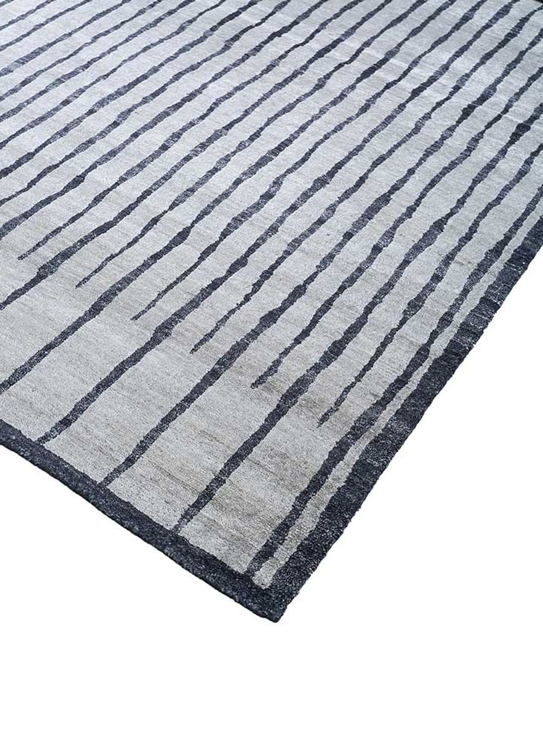 Viscose Rug - 435 x 255 cm - light grey