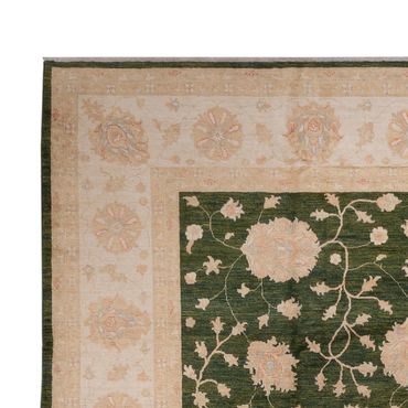 Ziegler Rug - 440 x 308 cm - green